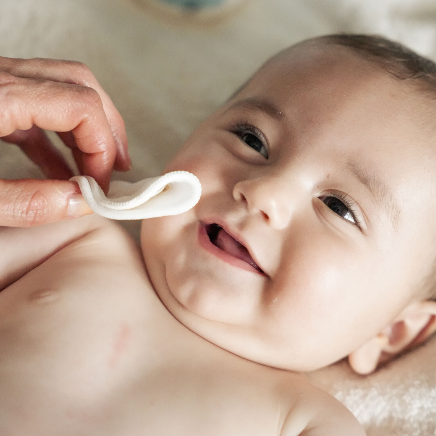 Bébé - Eau Nettoyante Bio Visage & Corps Hypoallergénique Sans Parfum