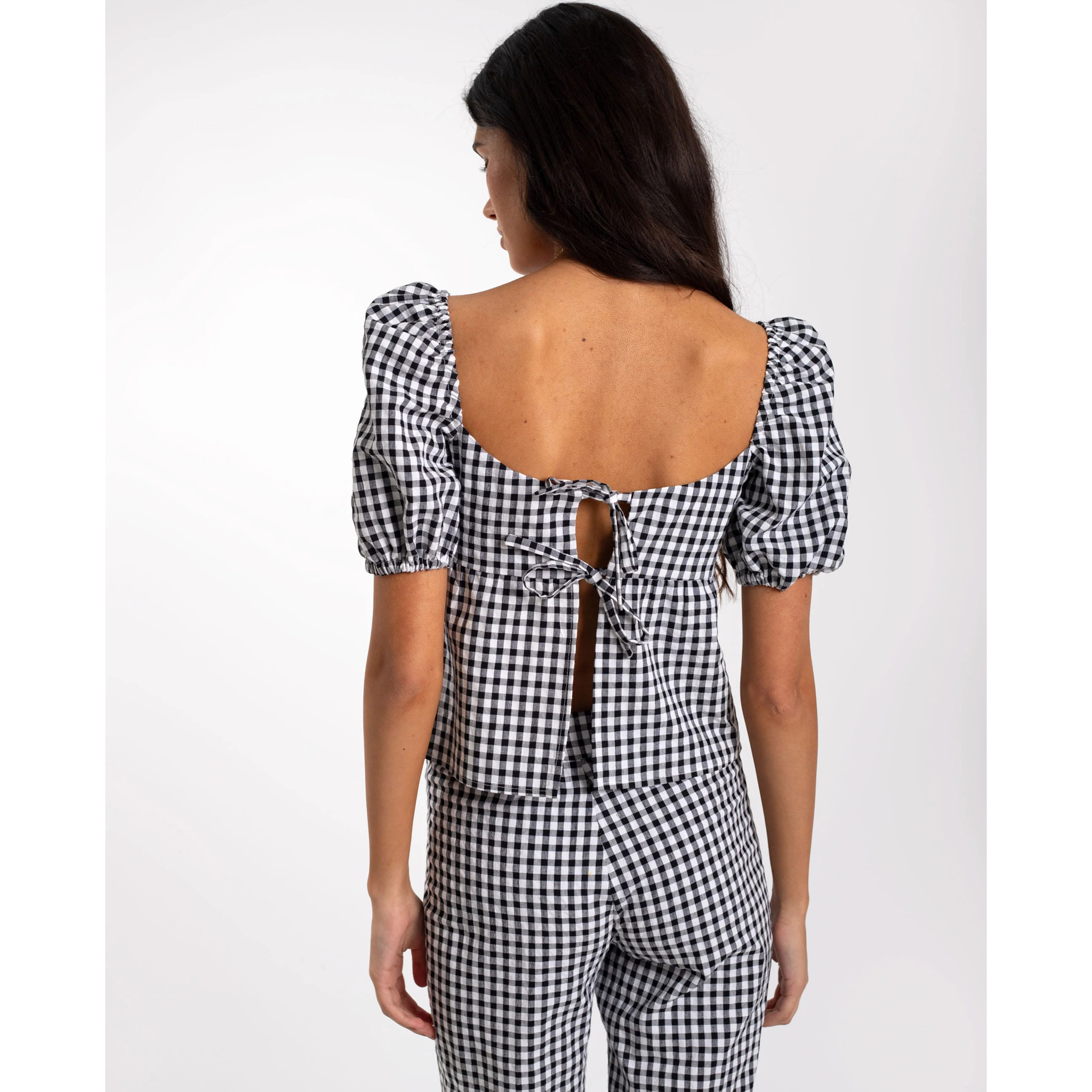 Blusa de mujer con cuadros vichy con mangas abullonadas