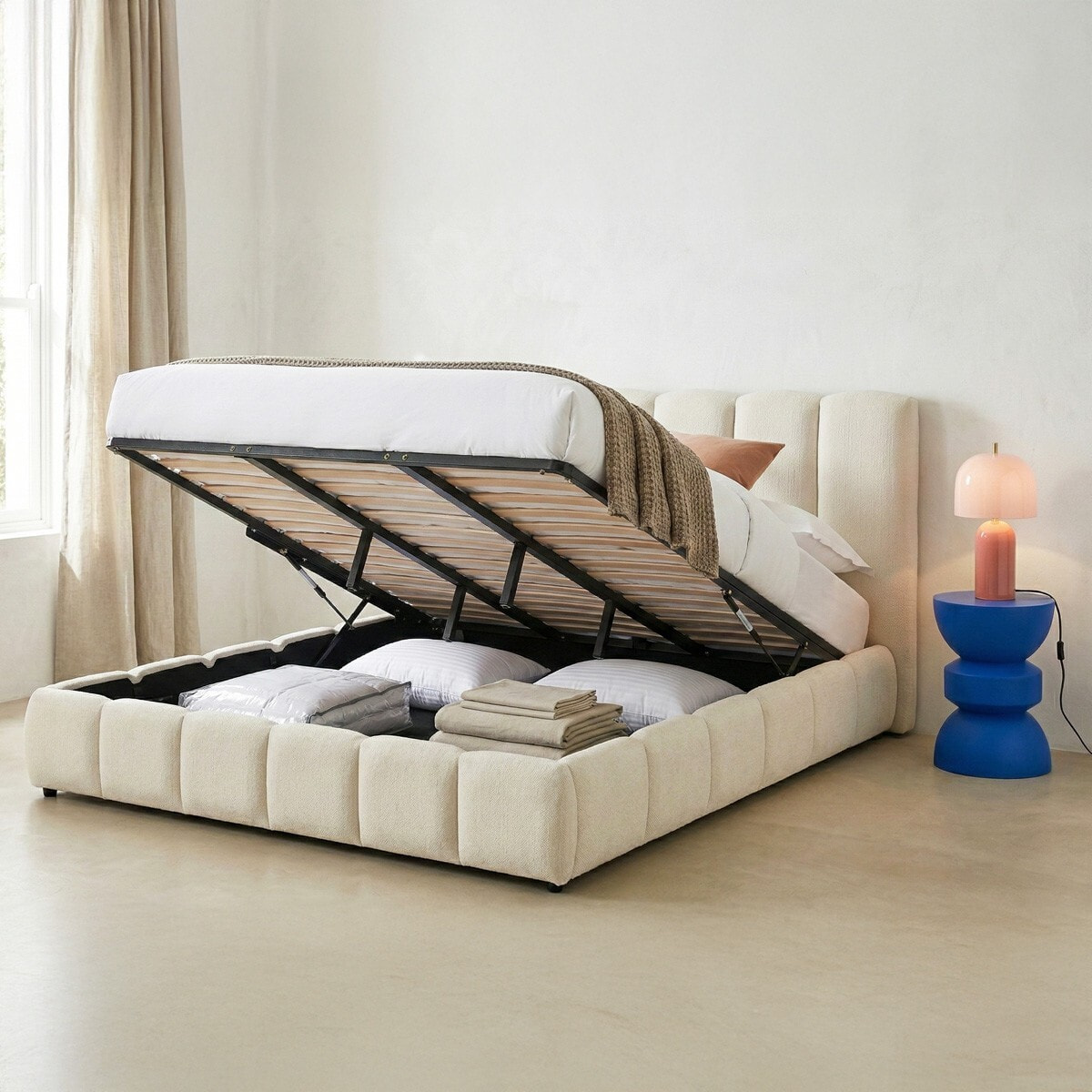 Lit coffre adulte avec tête de lit capitonnée en tissu chenille - NILS