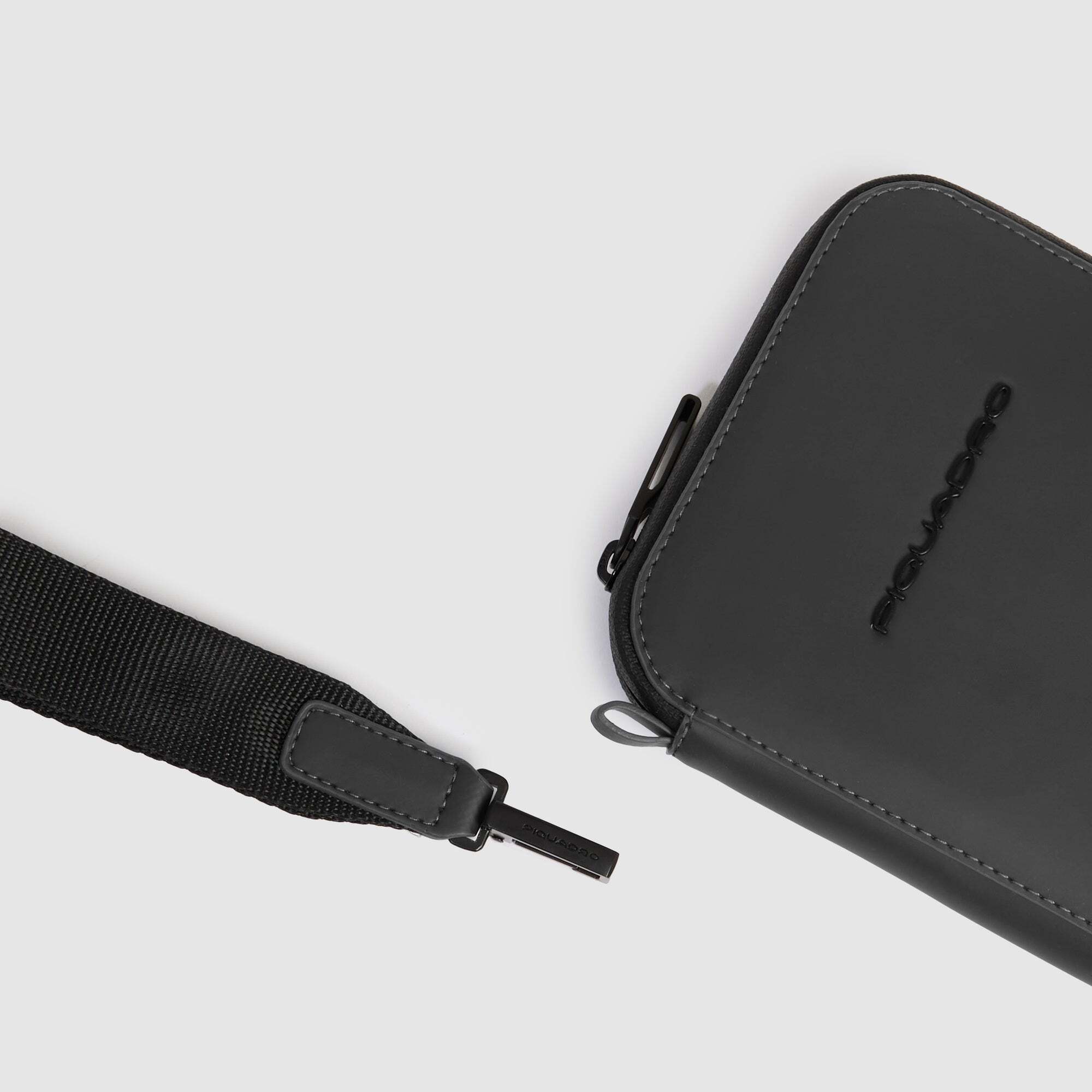 Piquadro Porta passaporto con zip