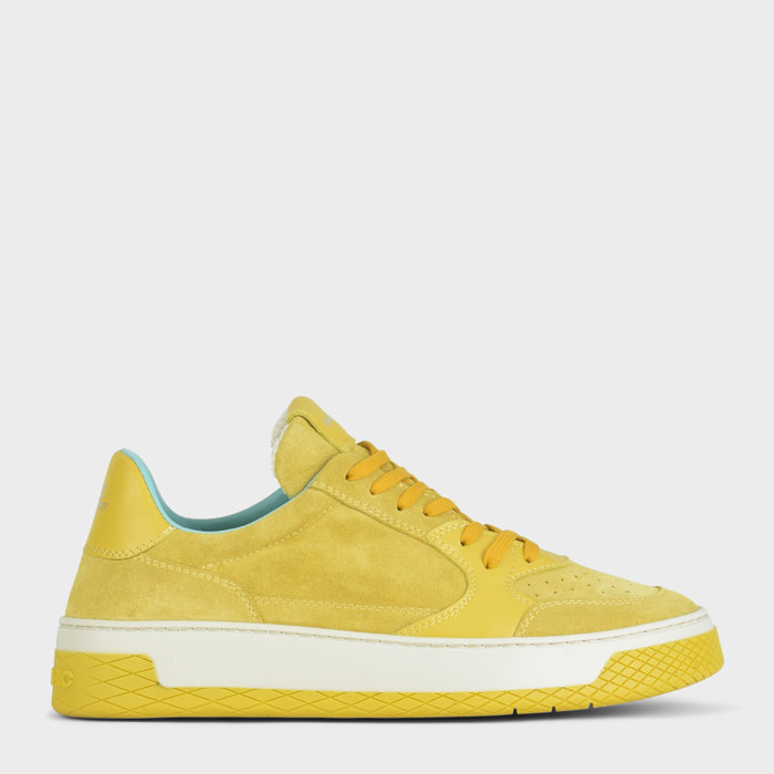 ZAPATILLA BAJA HOMBRE P02 DE ANTE Y PIEL AMARILLO