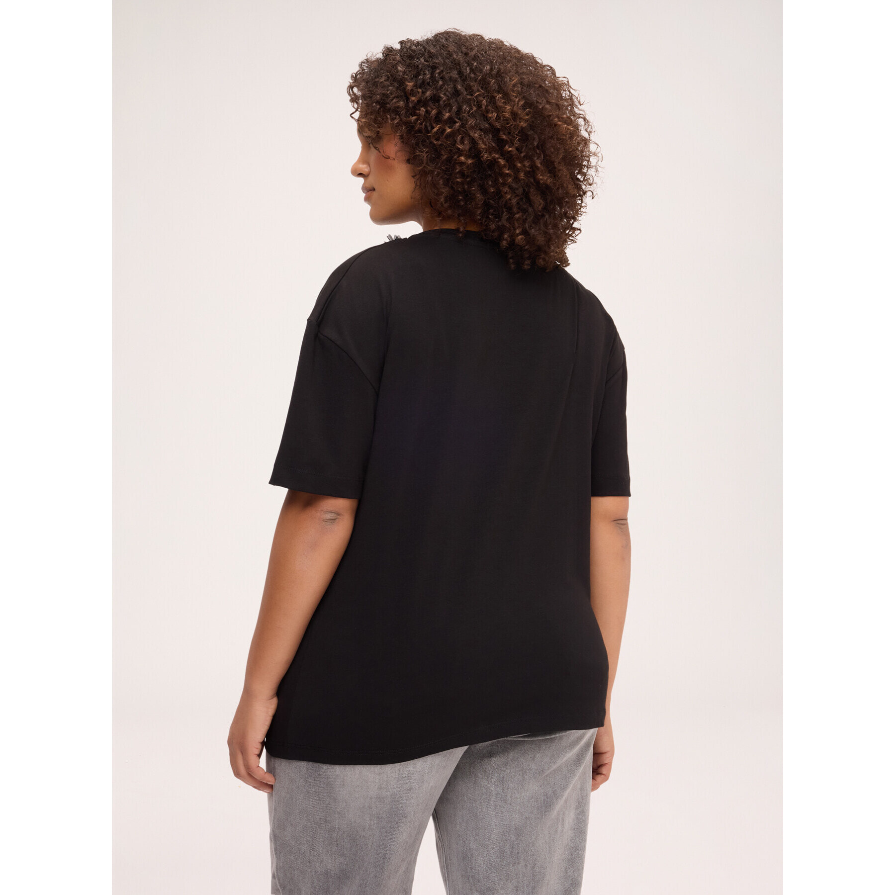 Fiorella Rubino - T-shirt con applicazioni floreali e fiocco - Nero
