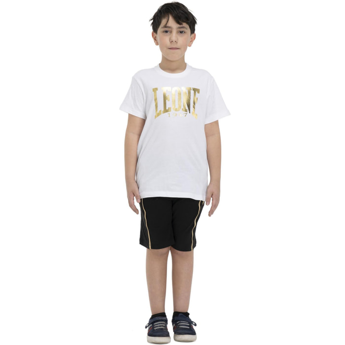 Traje infantil dorado.