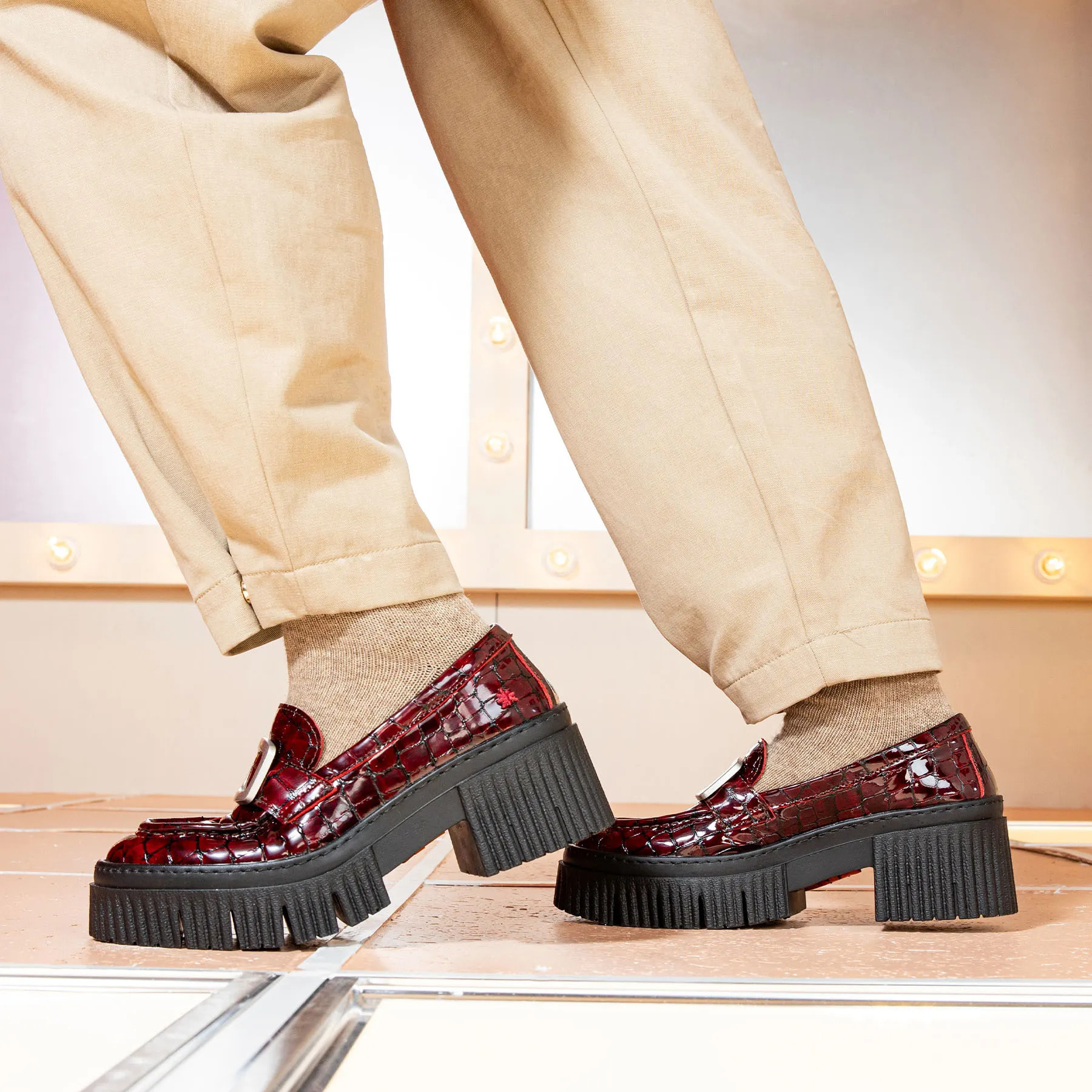 Zapatos con tacón 1372 NAPPA SHINNY NAVY/YORK color Navy