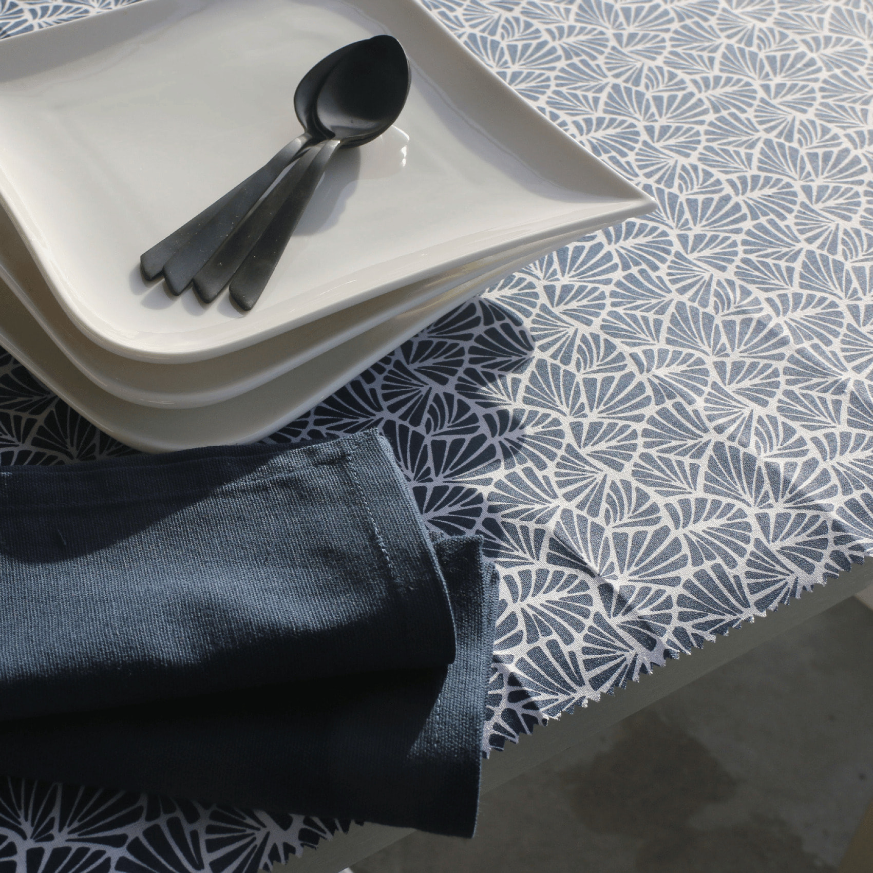 Nappe rectangulaire plastifiée 100% coton - Bleu Marine