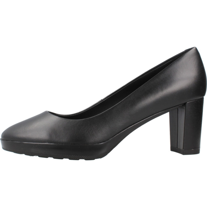 Salones Mujer de la marca GEOX  modelo D35TED 000Y3 NEGRO