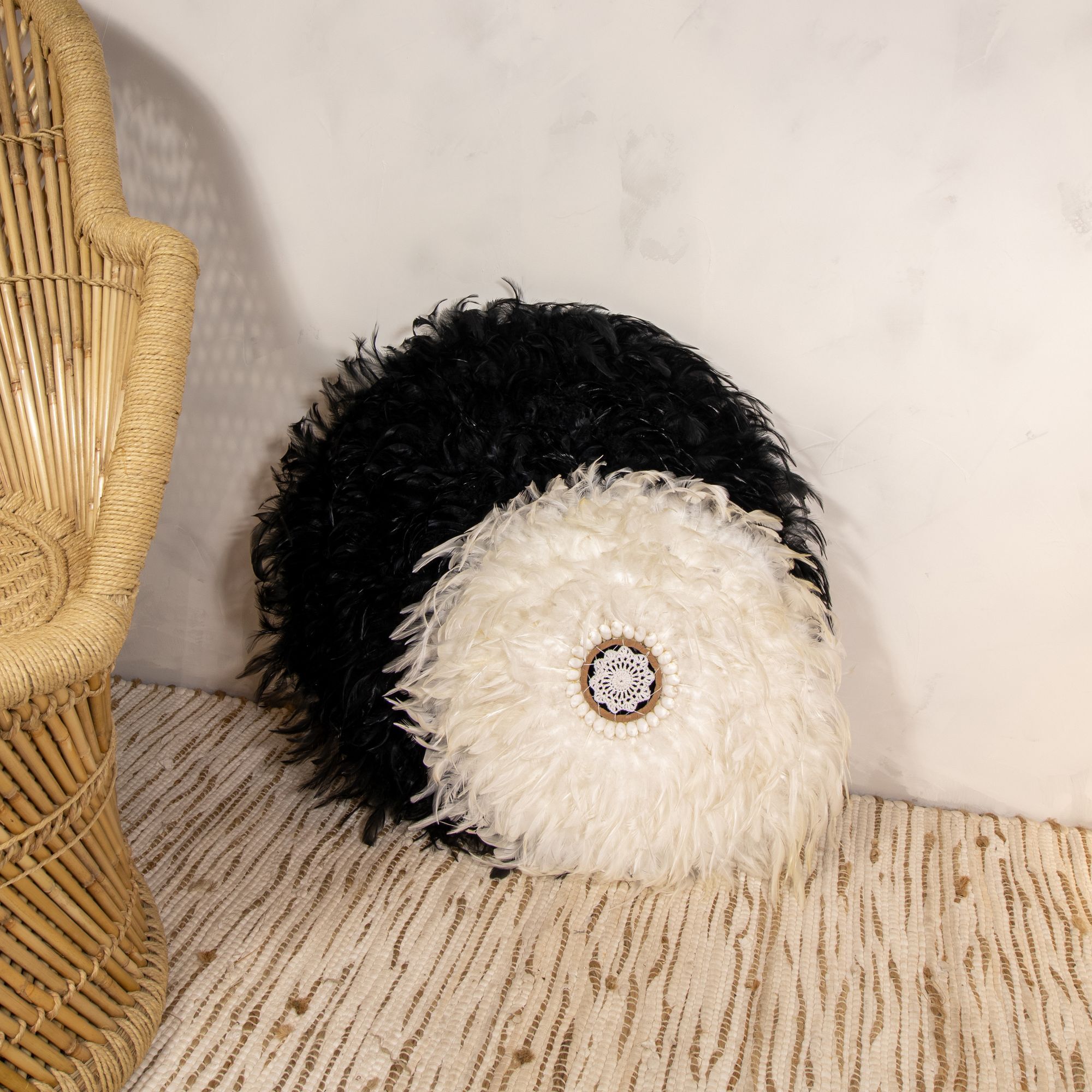 JUJUHAT DECORATION EN PLUMES BLANCHES ET COQUILLAGES Ø40 CM KAPAU