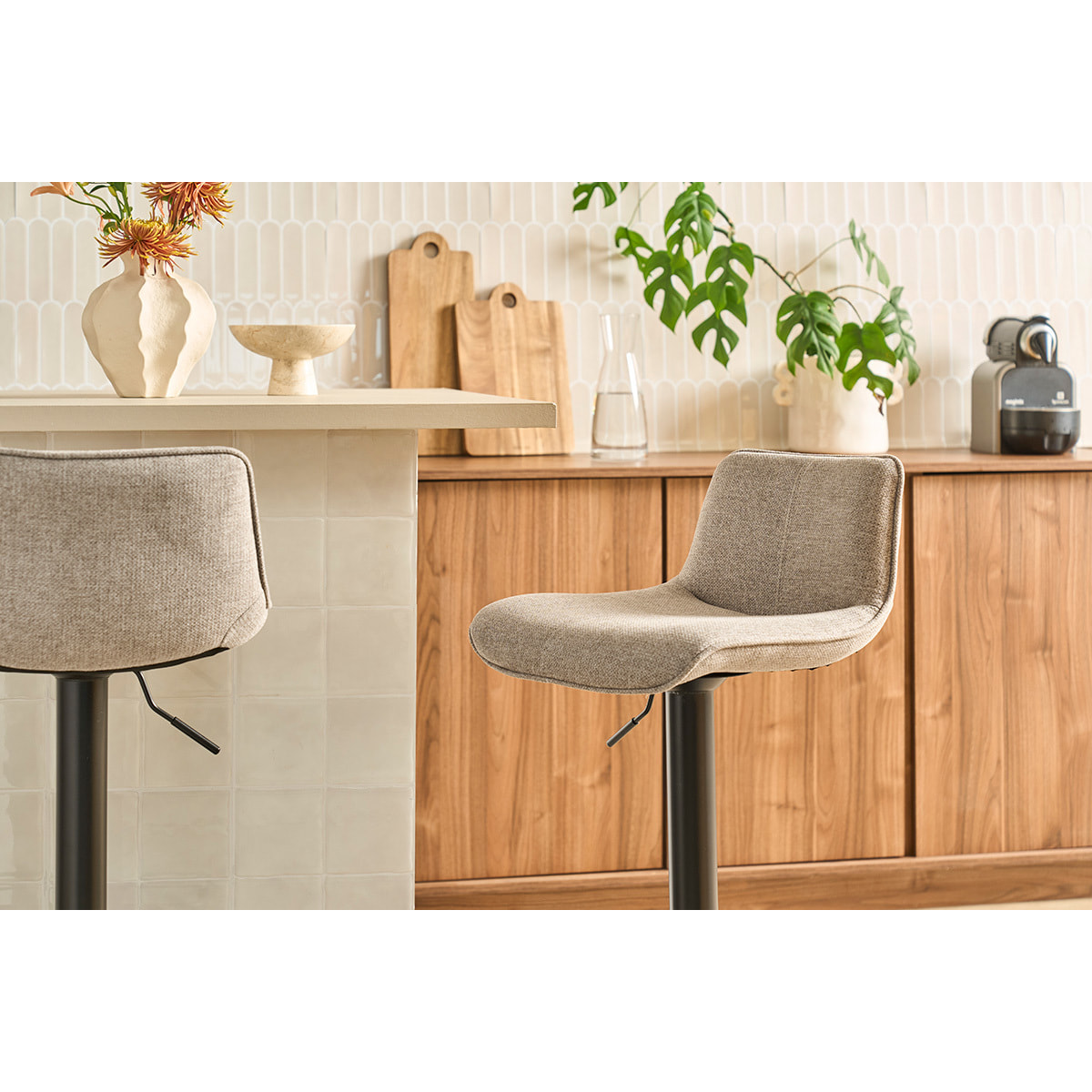 Tabourets de bar réglables pivotants 360° en tissu taupe et métal noir (lot de 2) BOOST