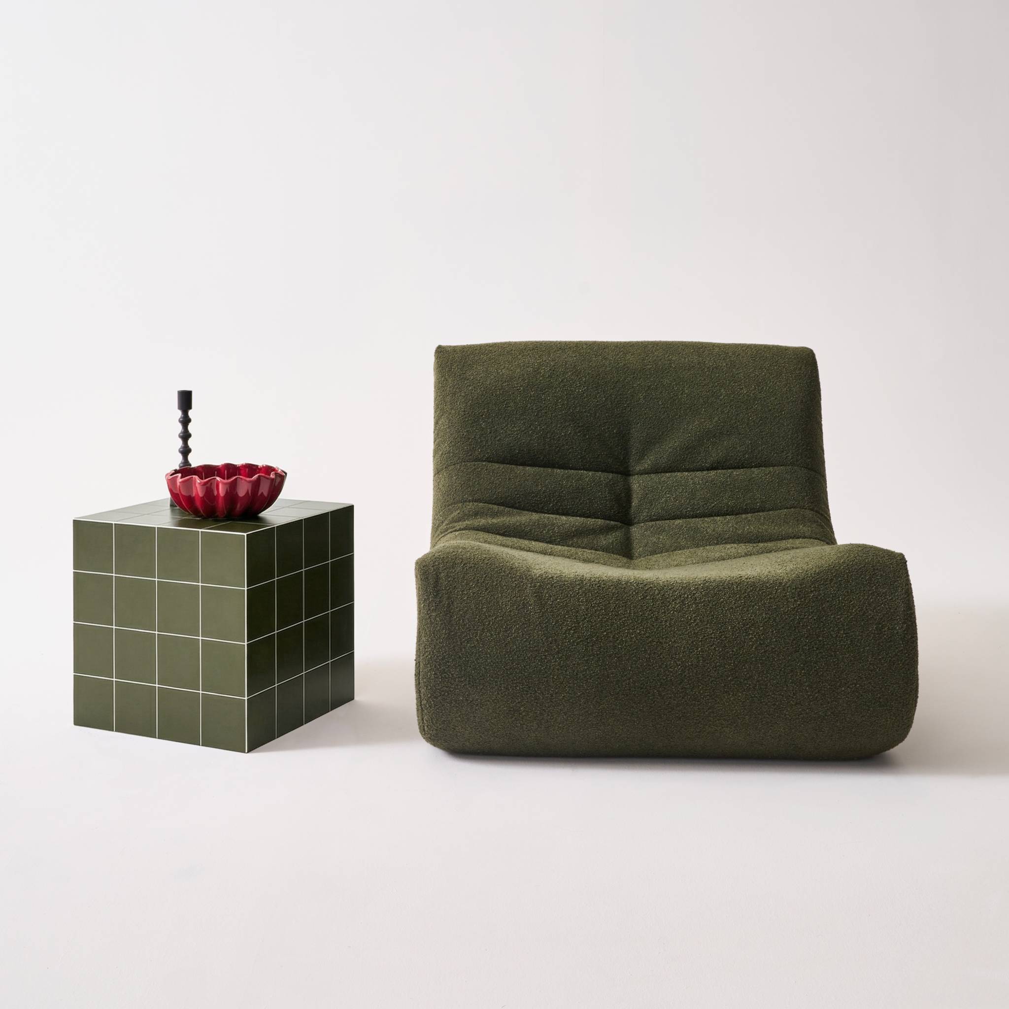 Table basse. table d'appoint cubique imitation carreaux de ciment kaki 40x40cm - Kubeeek