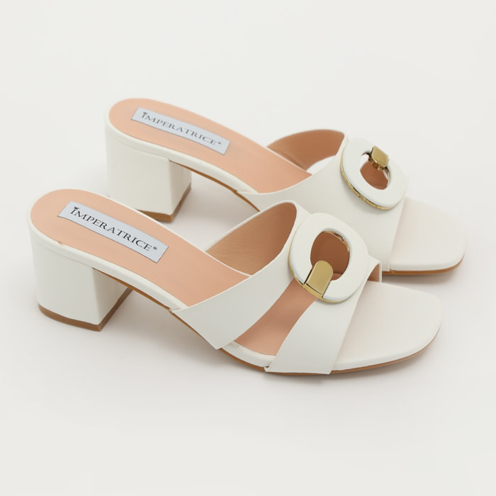 Sandali in simil pelle con tacco comodo ed applicazione sulla fascia