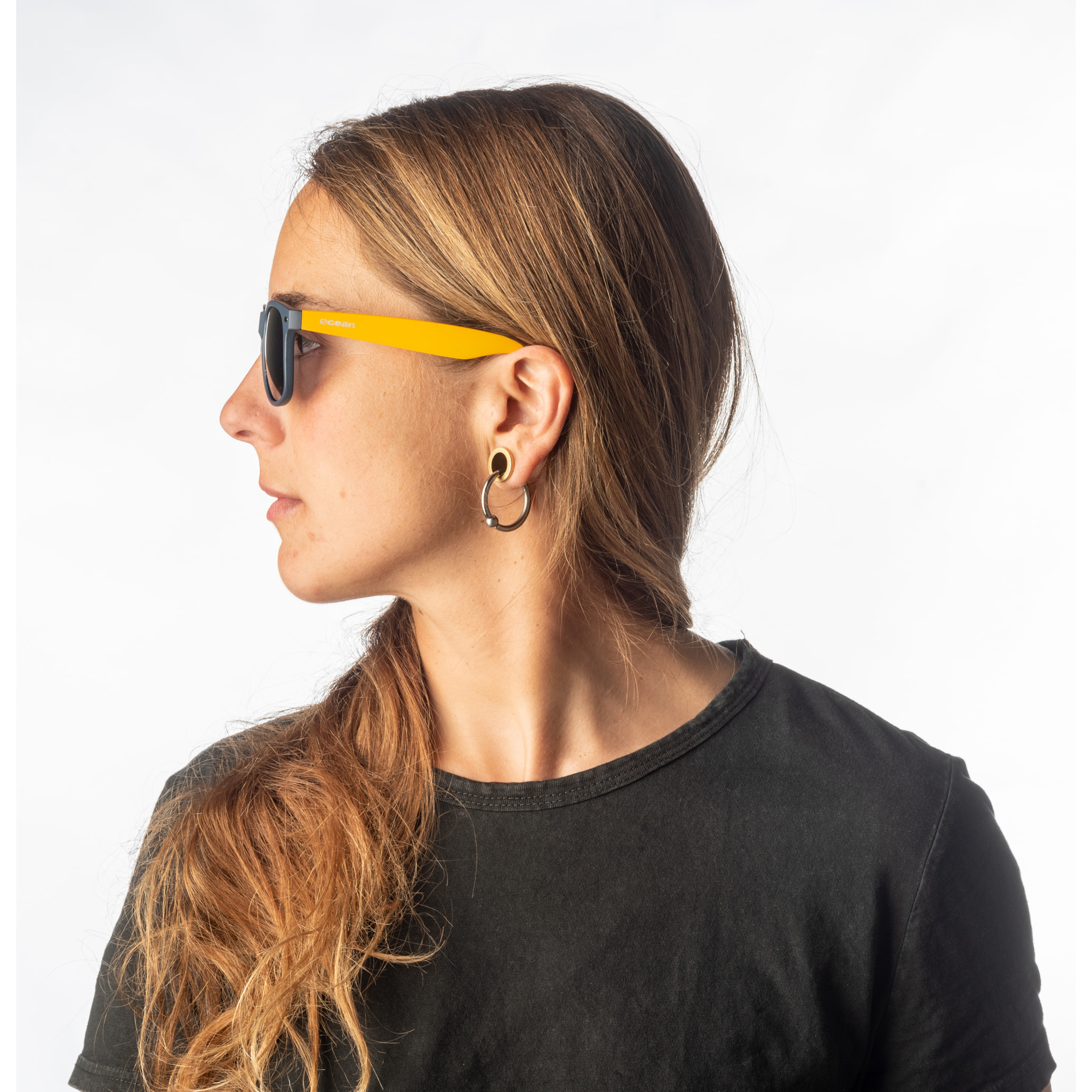 Gafas de sol OCEAN BEACH WAYFARER - Negro brillante / Amarilla