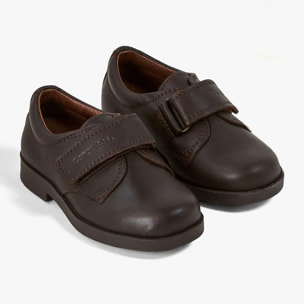 Scolari marroni per ragazzi