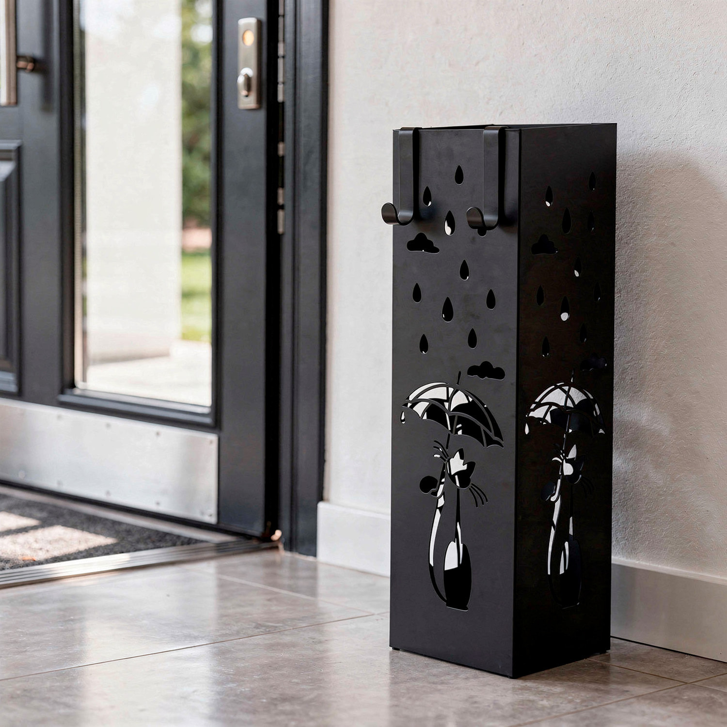 Portaombrelli In Metallo Con Decorazione Gatto Vaschetta Scolapioggia Removibile E 2 Ganci Laterali Base Antiscivolo Quadrato 49 x 15.5 x 15.5 Cm Nero