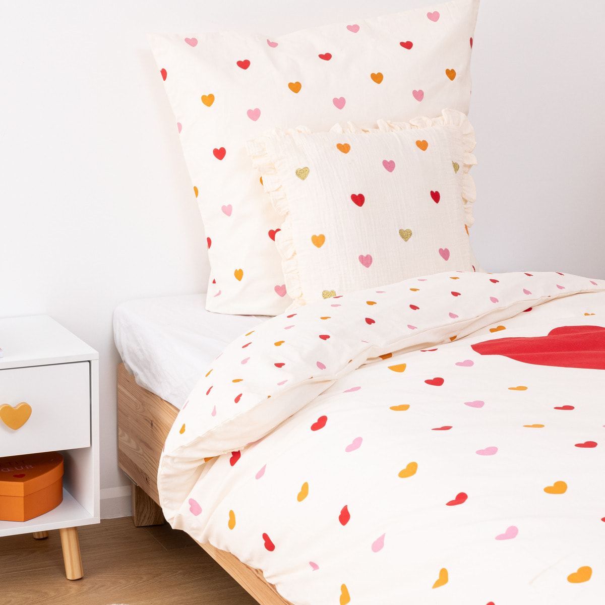 Coussin enfant amour Aina beige 40x40cm