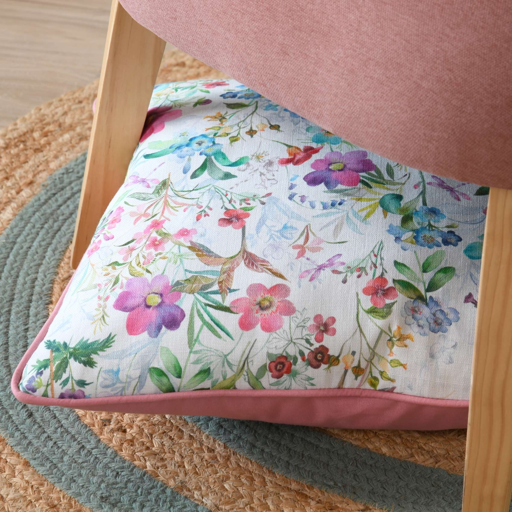 Coussin passepoilé imprimé fleurettes - Rose Clair