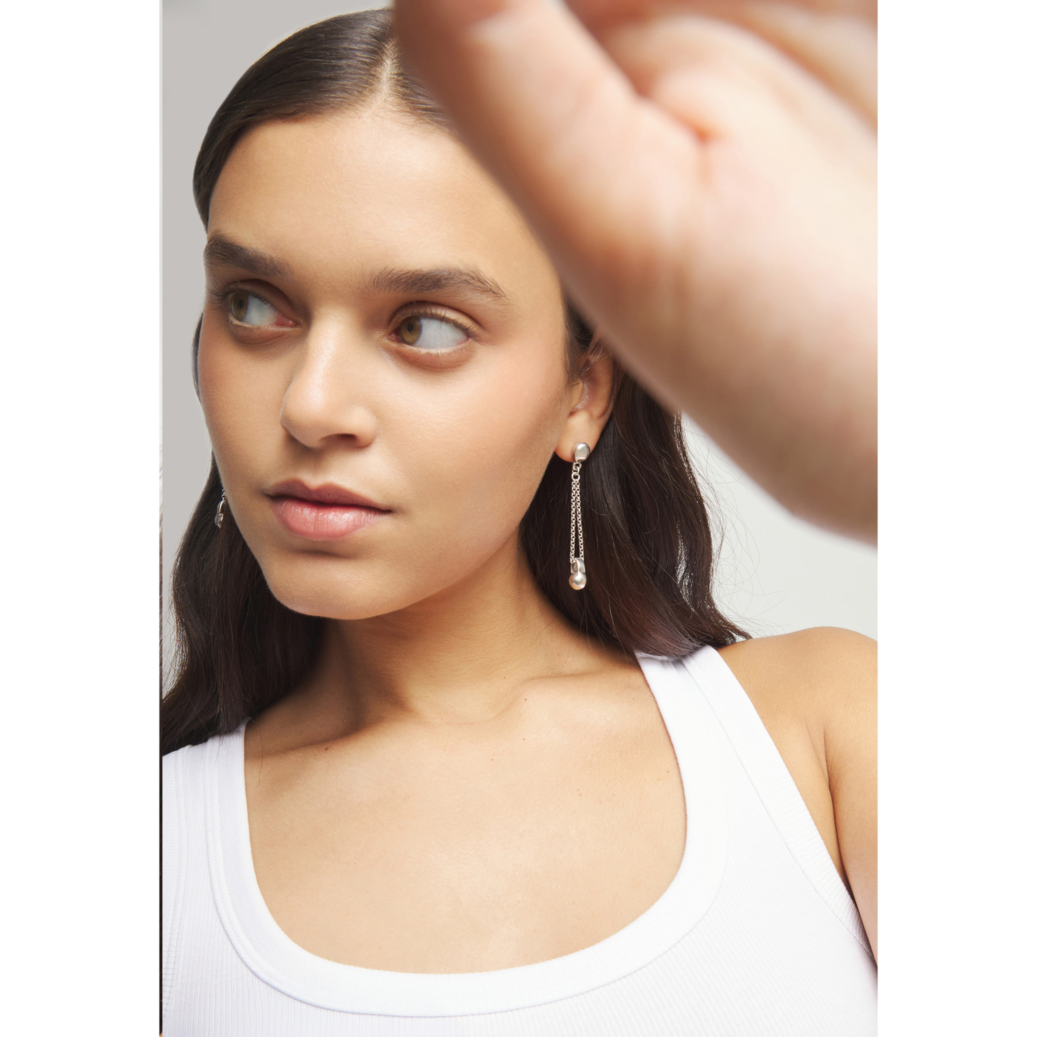 Pendiente GRAVEDAD PLATEADO U