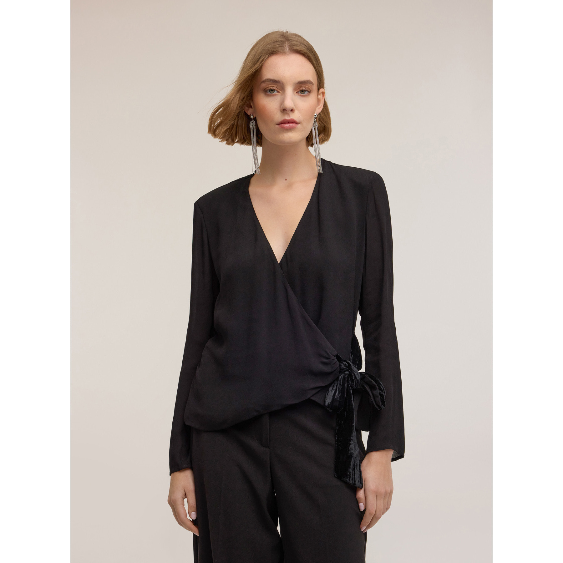Motivi - Blusa cruzada con lazo de terciopelo - Negro
