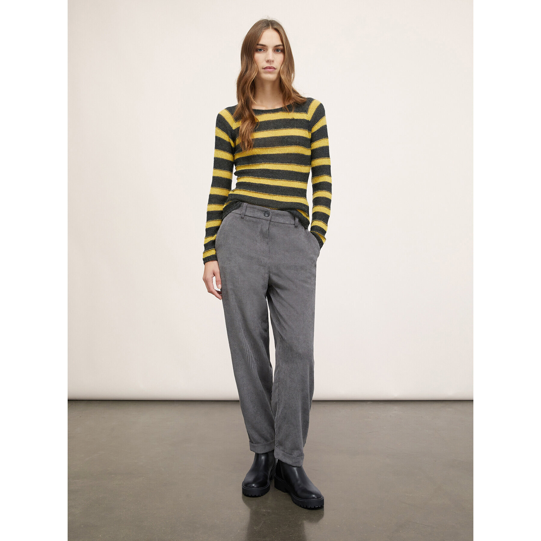 Motivi - Pantalón chinos de tejido de pana - Gris