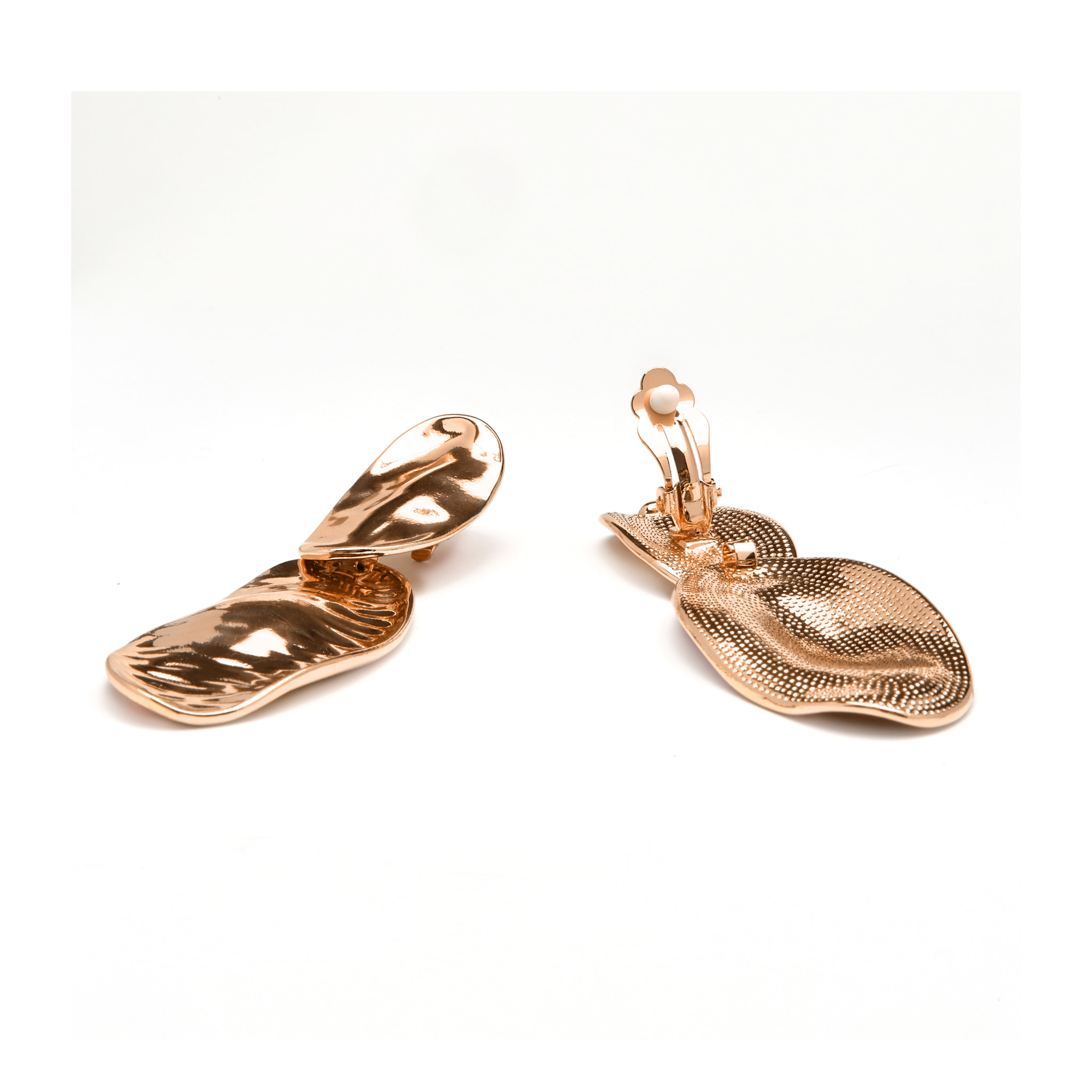 Pendientes acabados en oro amarillo de 18k