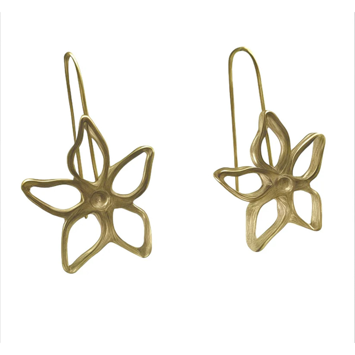 Pendiente gancho Irregular Blom en dorado chapado latón