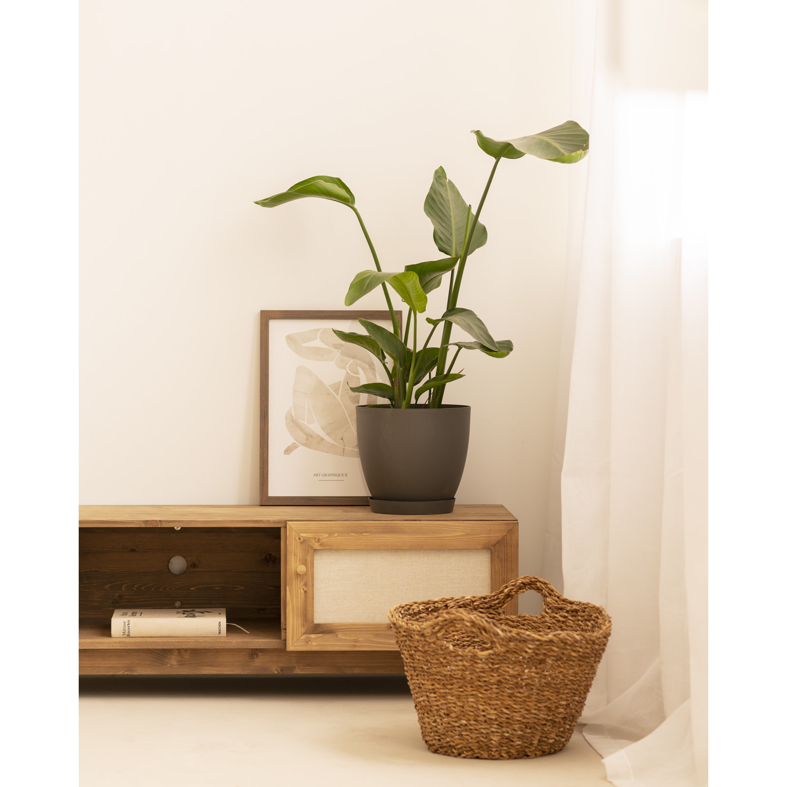 Meuble TV en bois massif et tissu lin 2 portes ton chêne foncé 150x40cm Hauteur: 40 Longueur: 150 Largeur: 42