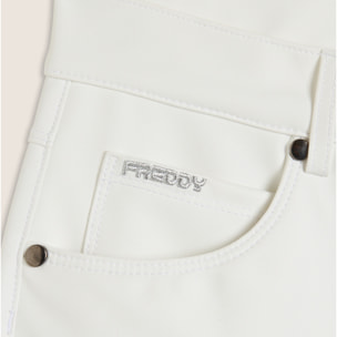 Pantaloni flare in similpelle con vita regular