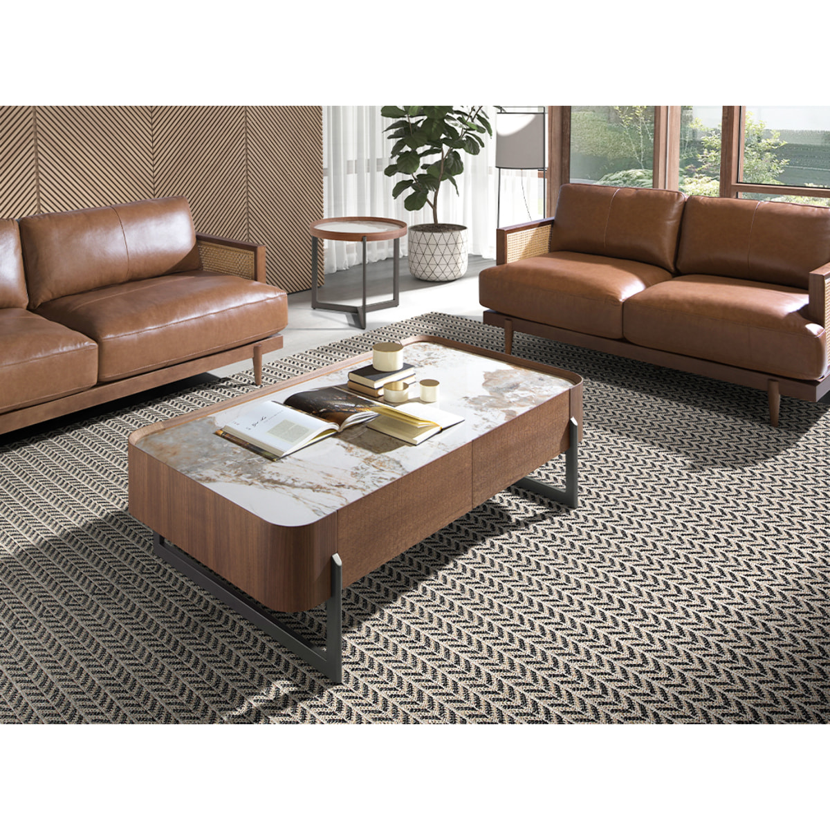 Mesa centro rectangular en madera chapada en nogal natural y tapa de mármol porcelánico blanco con vetas en tonos tierra en brillo 140x75x40cm