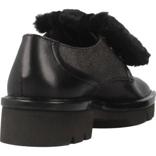 Zapatos Casual Mujer de la marca GEOX  modelo D QUINLYNN PLUS GRIS