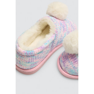 Pantofole colorate con pompon e tessuto intrecciato