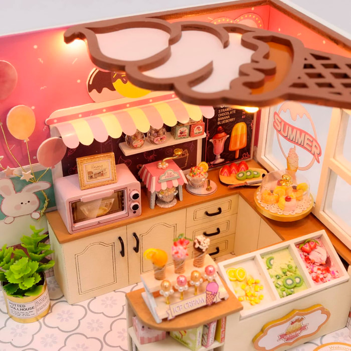 Tienda de helados Feliz. Maqueta 3D realista con gran detalle, cubierta antipolvo y luces led.