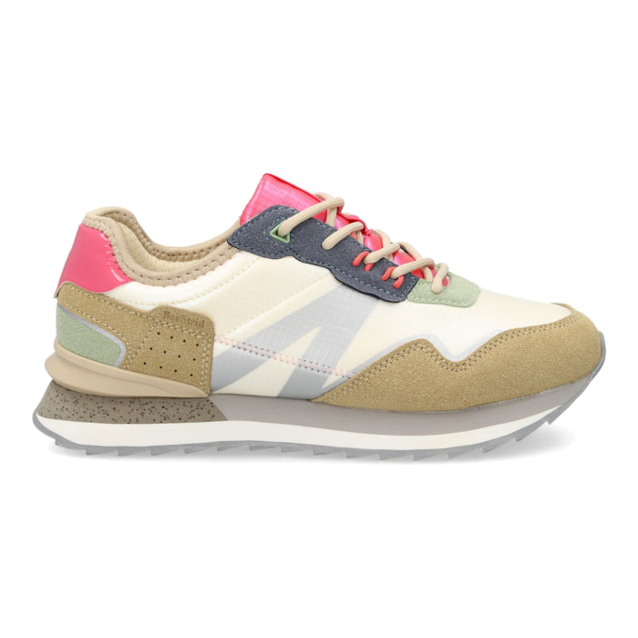 Zapatilla deportiva urbana y moderna