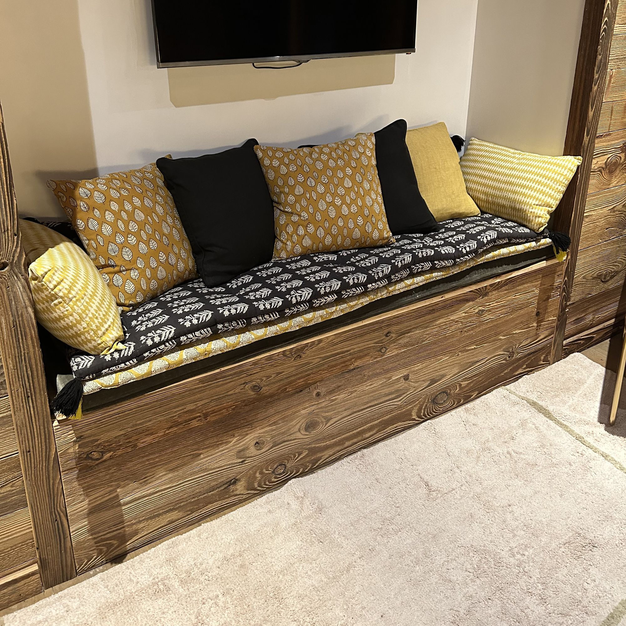 Coussin en lin noir 40cm NYL