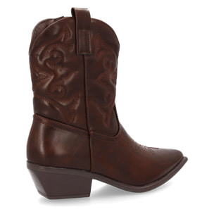 Botín cowboy con grabados en la caña