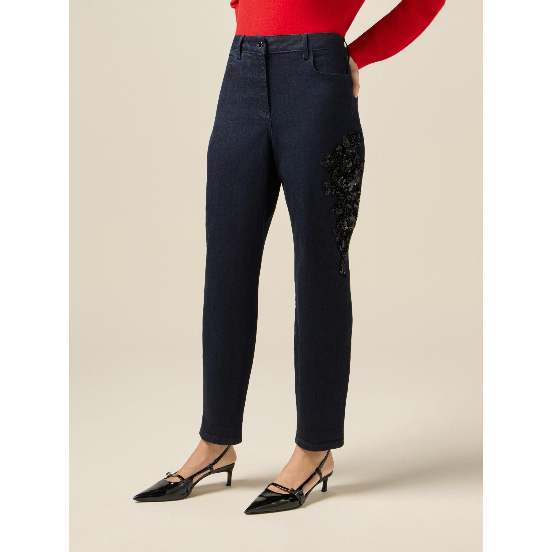 Oltre - Jeans blu rinse con patch decorativo - Blu