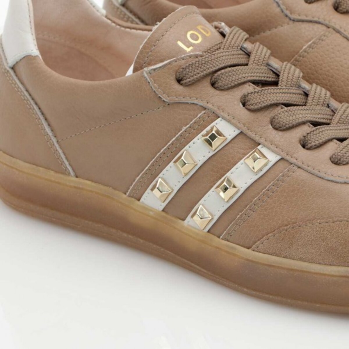 ZAPATILLAS BEIGE CAR5630