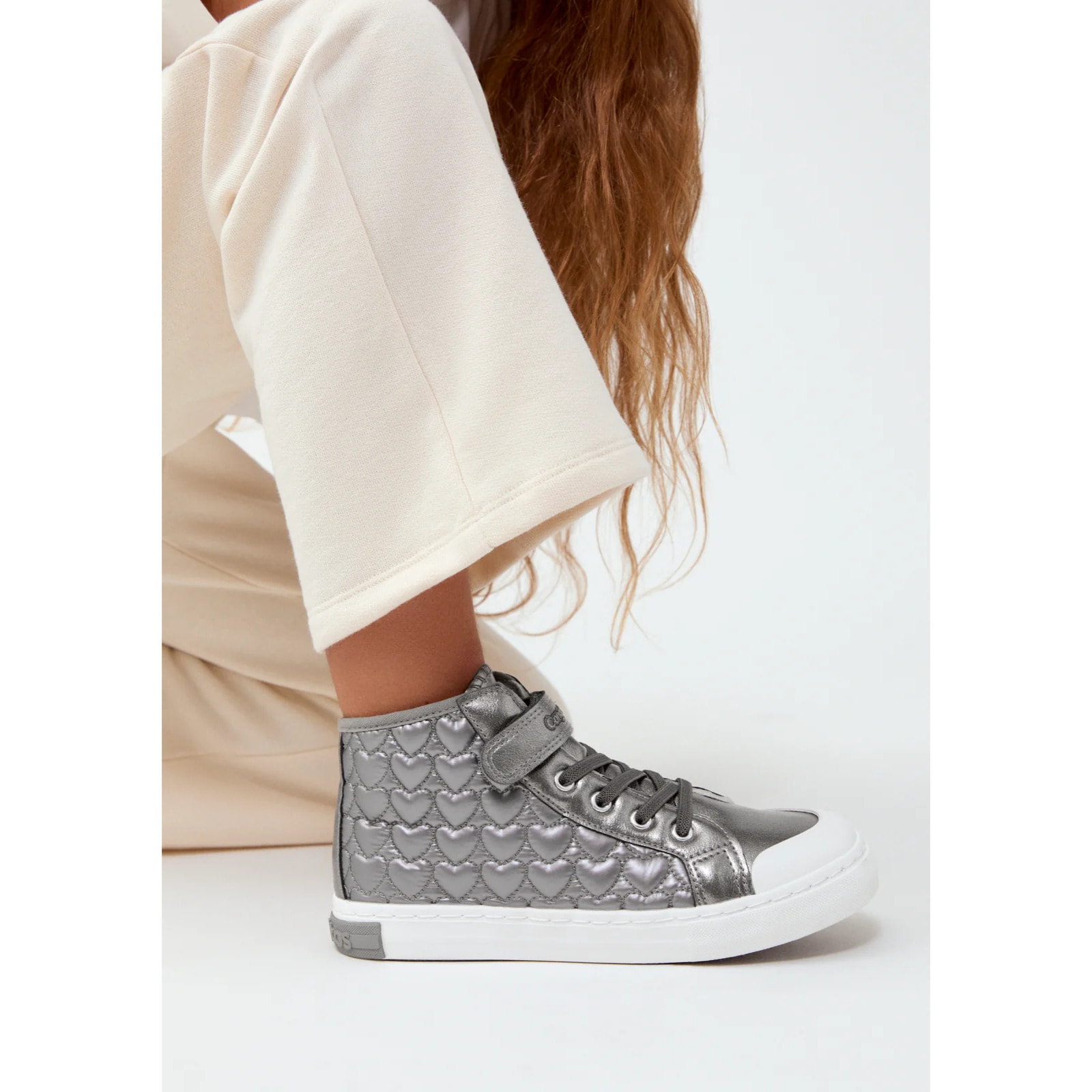 Zapatillas Altas De Niña Con Corazones