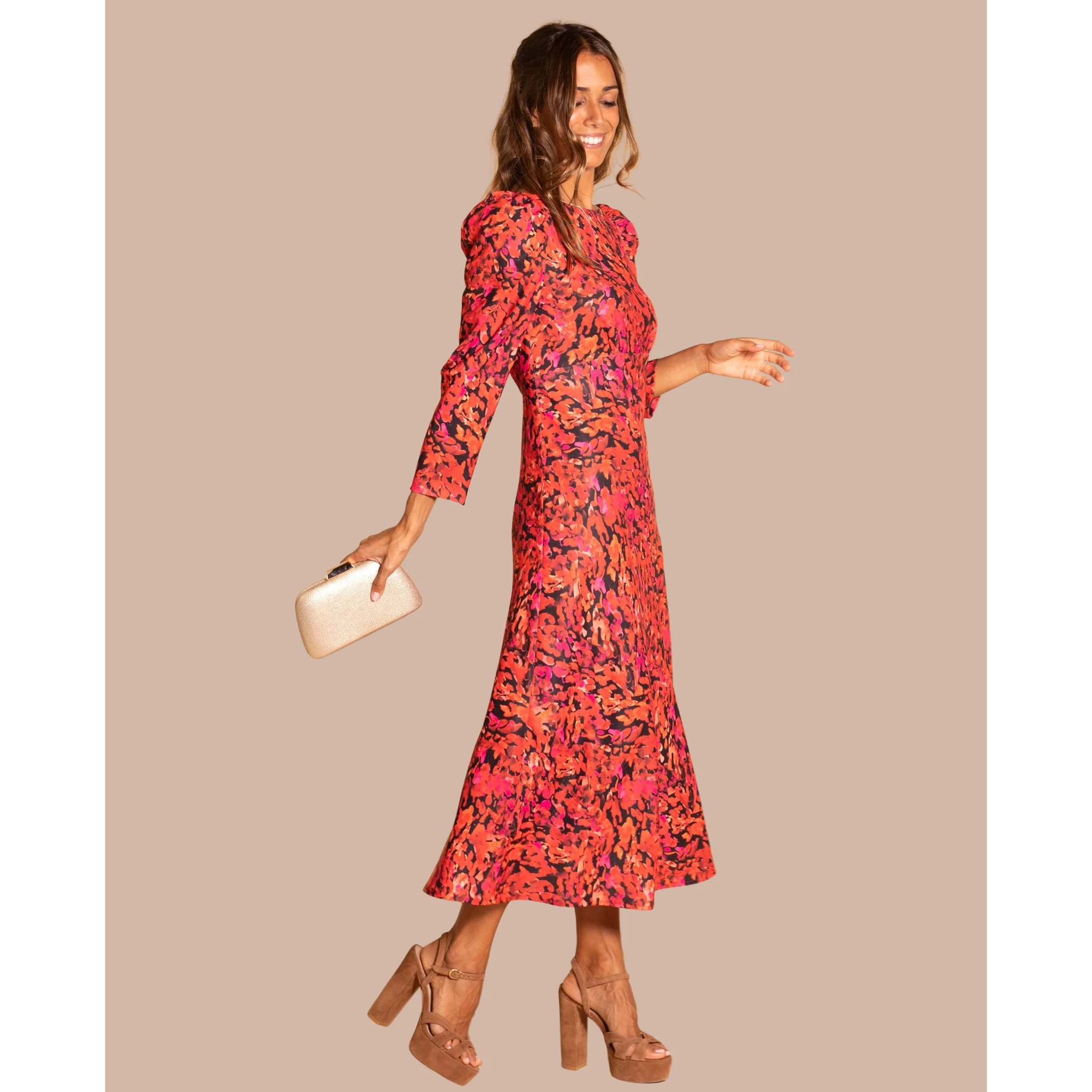 Vestido midi con mangas