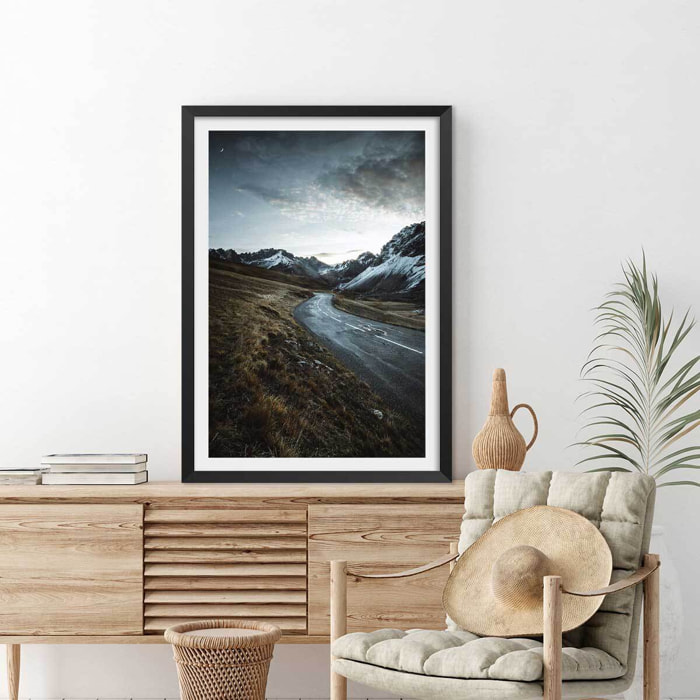 Affiche paysage sur la route du galibier Affiche sous cadre noir