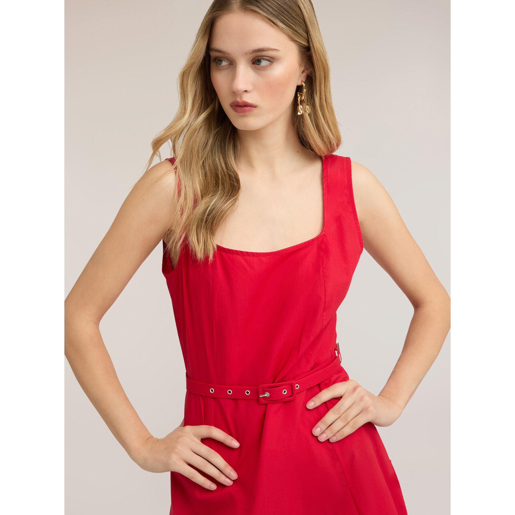 Motivi - Vestito corto in cotone con cintura - Rosso