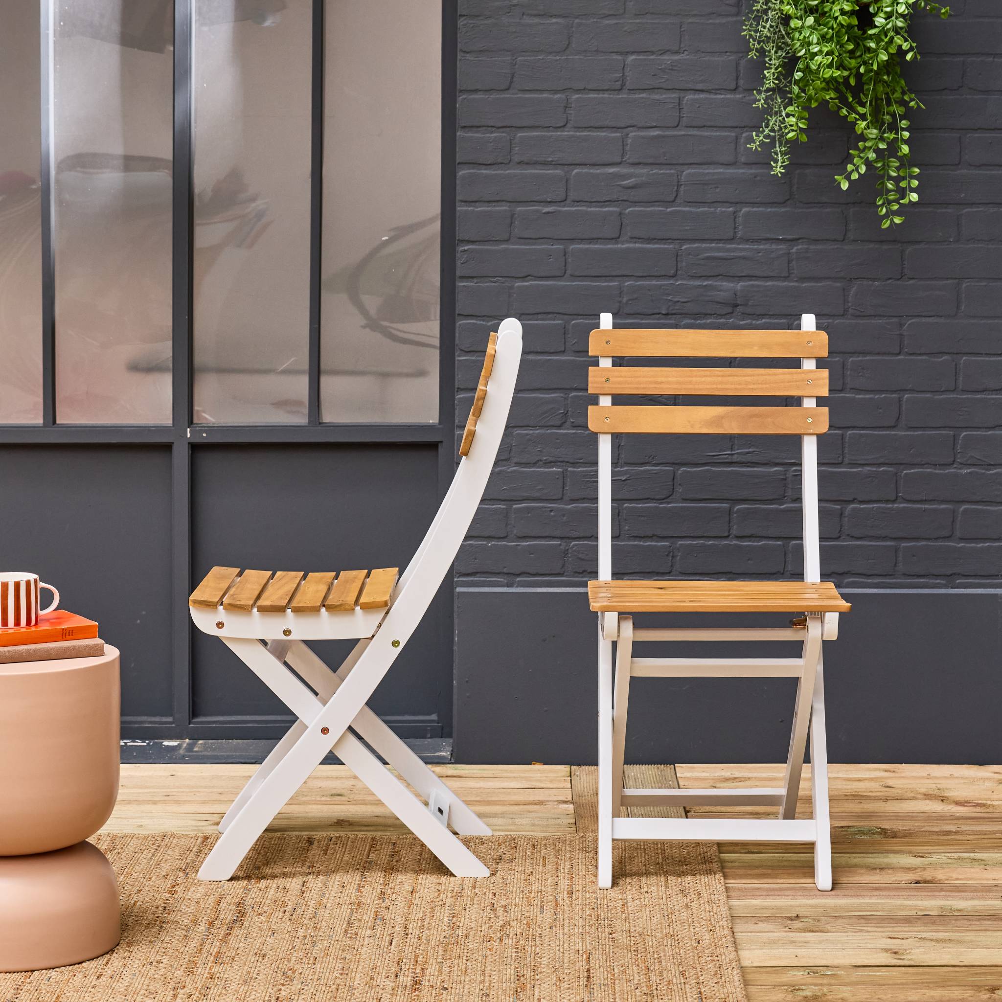 Lot de 2 chaises de jardin CALENA pliables acacia blanc. 40 x 52 x 85 cm