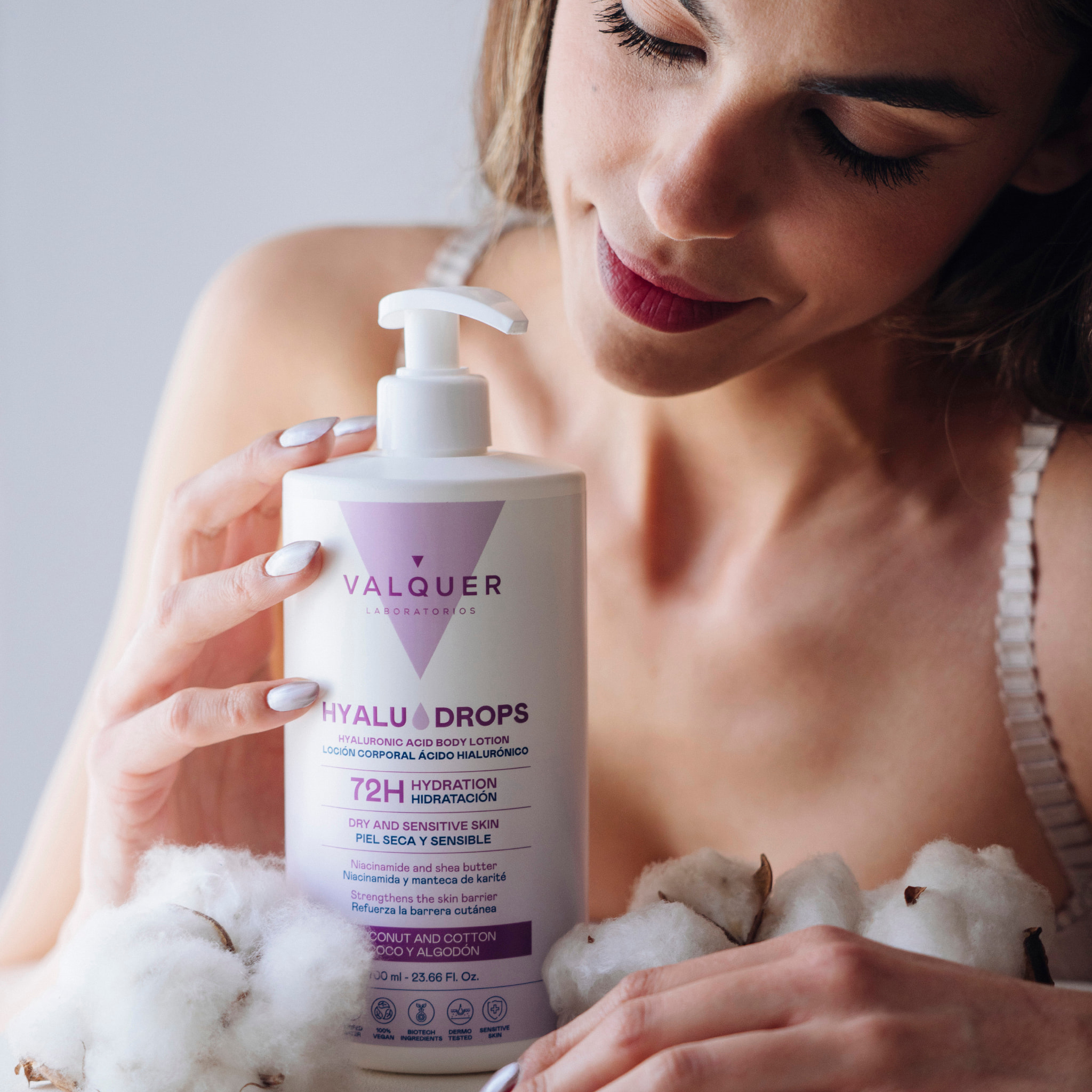 Valquer Hyaludrops Loción Corporal Coco y Algodón – Hidratación 72H - 700 ml