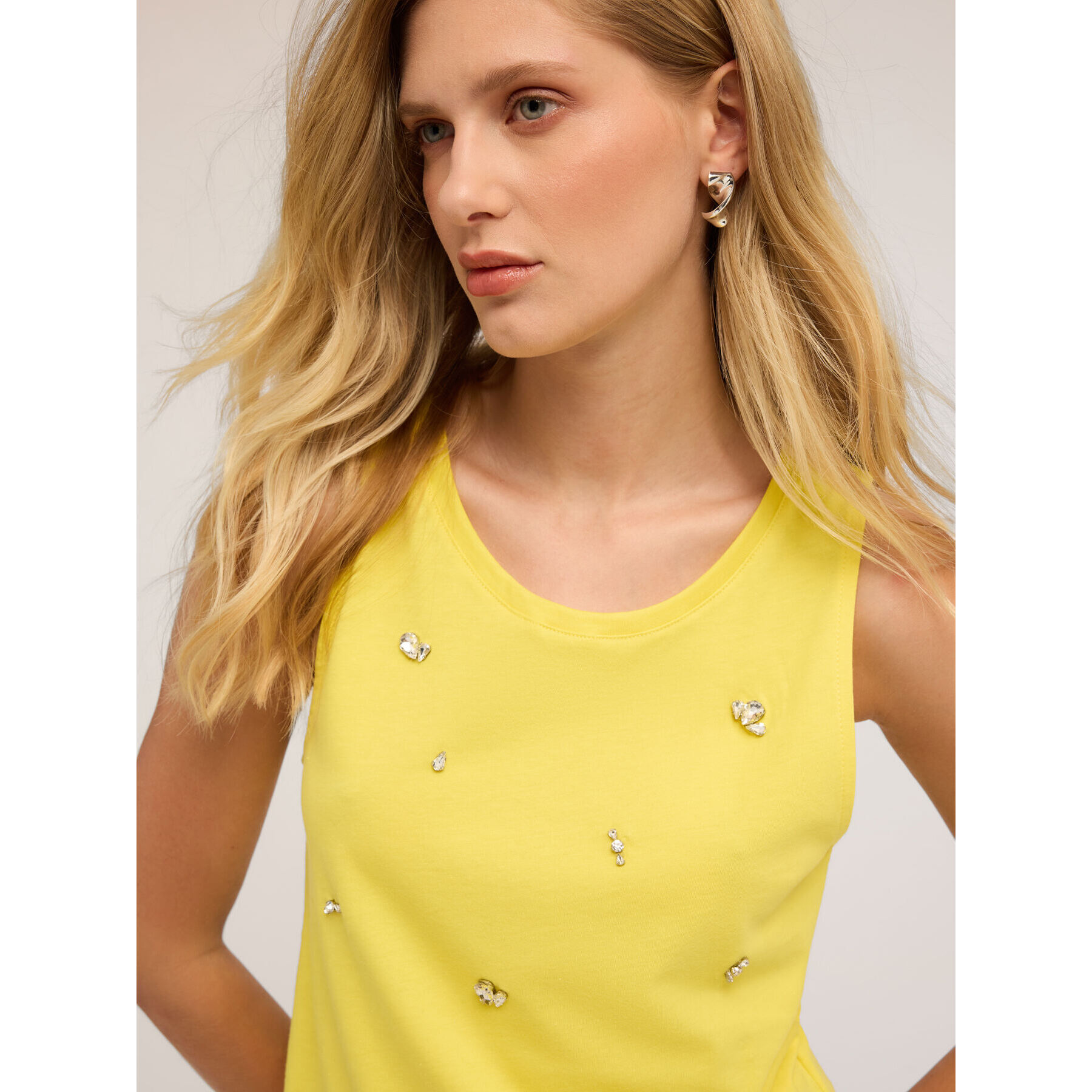 Motivi - Top de jersey con bordado de piedras - Amarillo