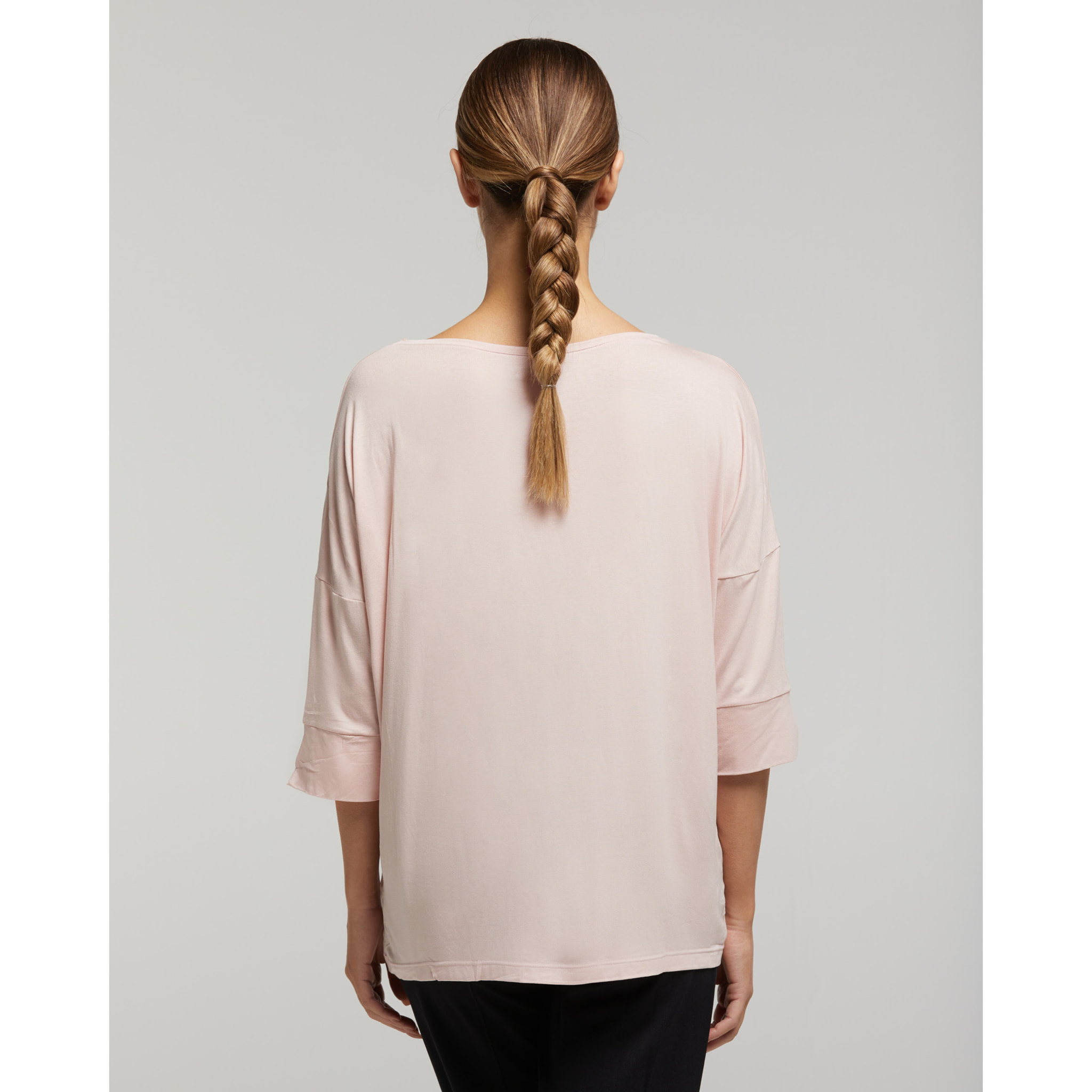 Maglia scollo barchetta in viscosa sostenibile vestibilità over