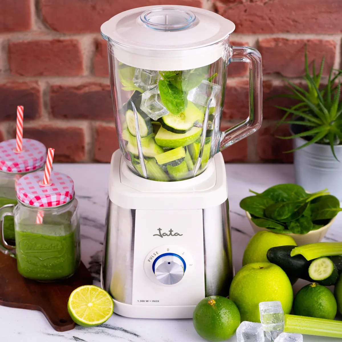 Batidora de vaso JATA BT797 de 1300 W. 4 cuchillas. 2 velocidades + pulse. Pica hielo