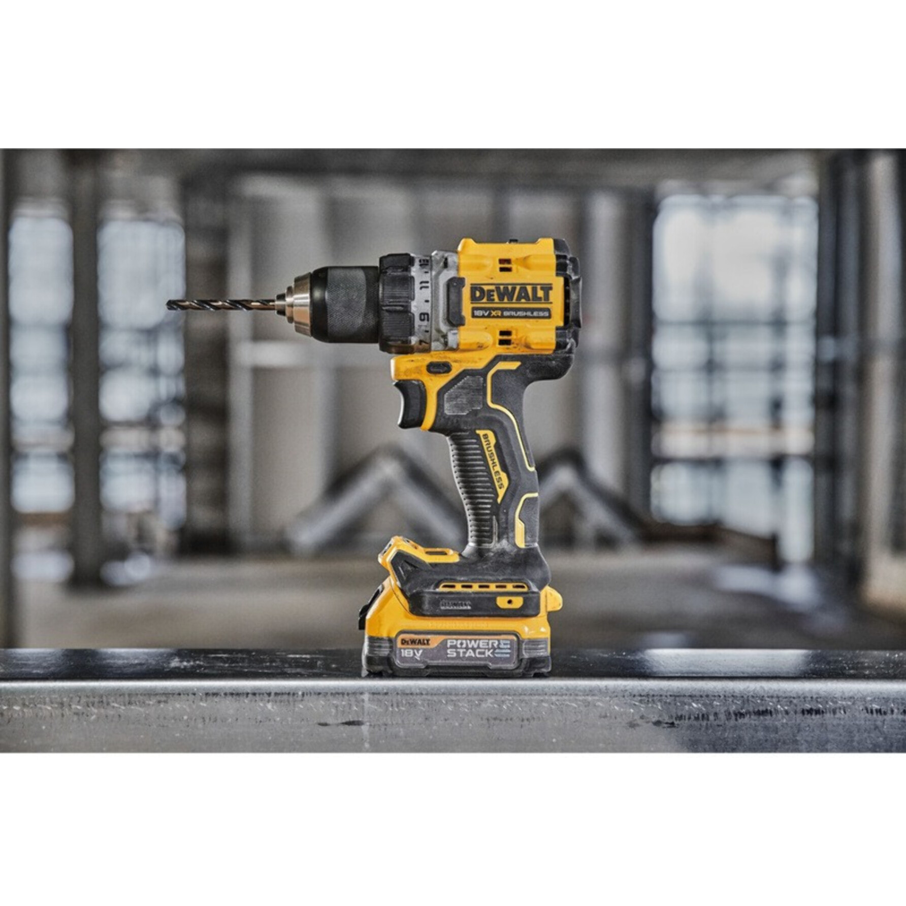 Perceuse visseuse 18V 90 Nm - DEWALT - avec 2 batteries 18V 5.0Ah - chargeur - coffret - DCD800H2T-QW