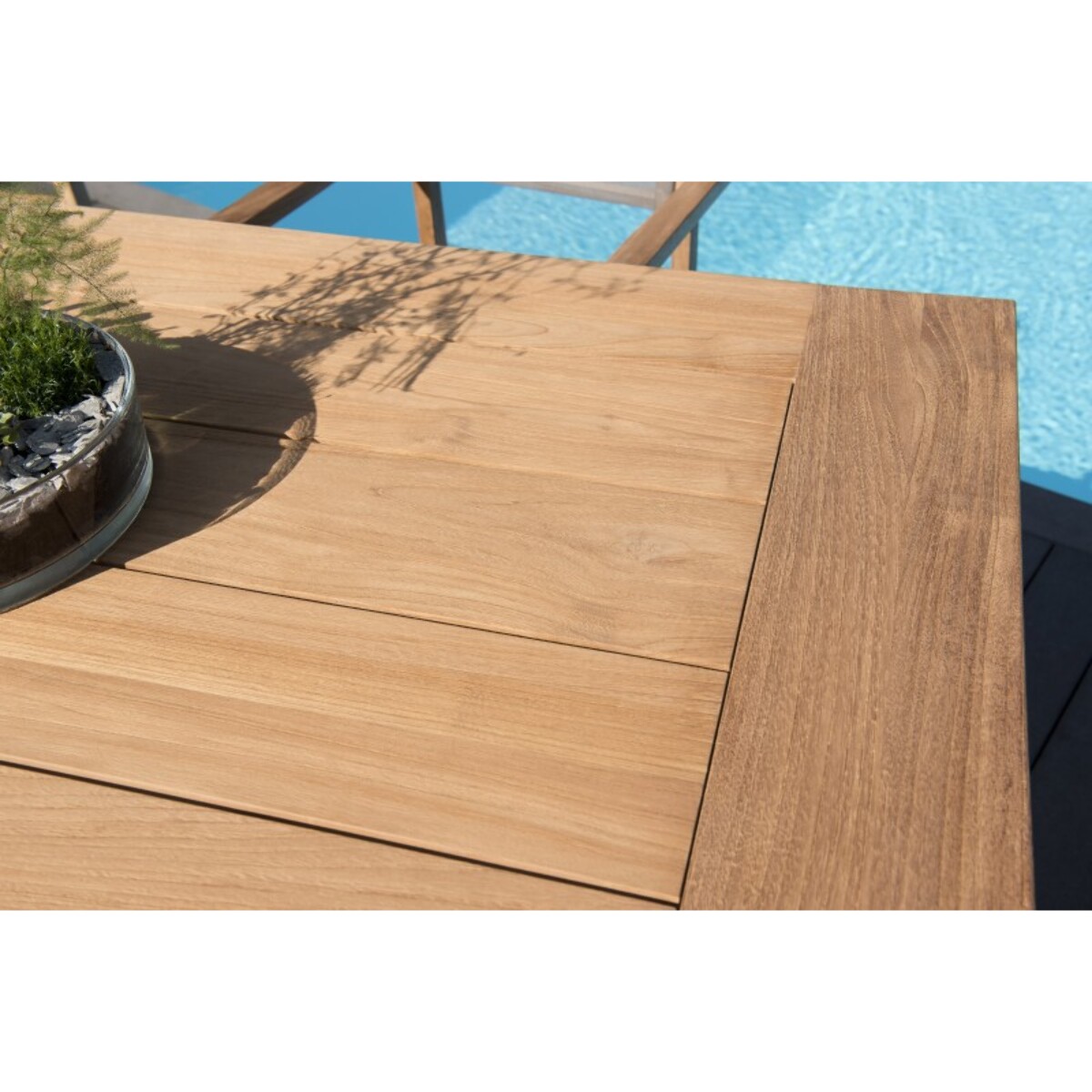 KIM - Table de jardin 6/8 personnes - DENVER 220 x 100 cm en bois Teck