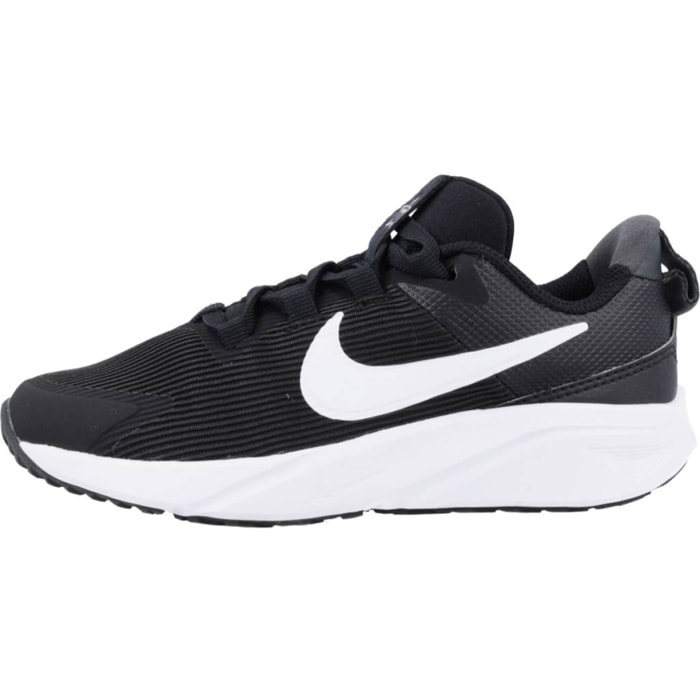 SNEAKERS NIKE  STAR RUNNER 4