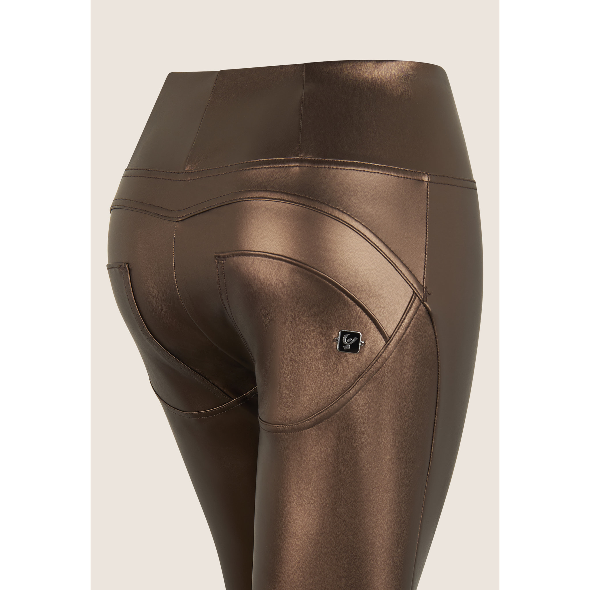 Pantaloni WR.UP® 7/8 vita alta in similpelle metallizzata