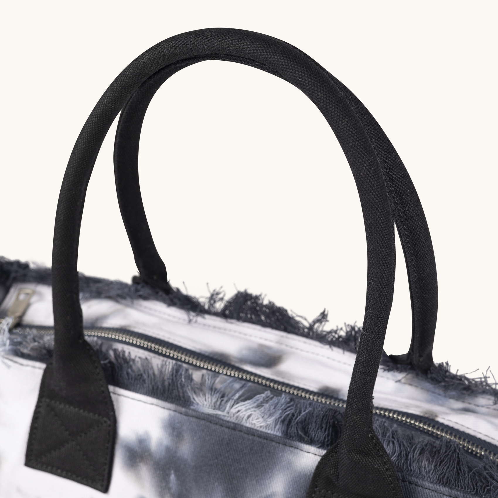 Bolso Shopper de Algodón Efecto Lavado con Flecos SCUBA BLACK AND WHITE SHOPPER