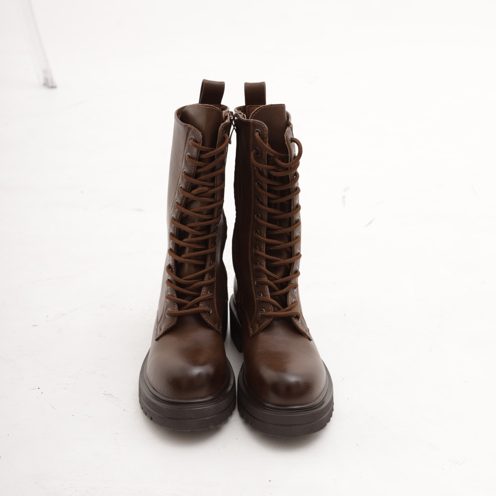 ANFIBIO ALTO 12 BUCHI CUOIO